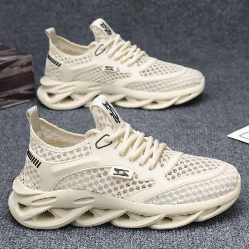 2026 new large mesh flying woven mesh shoes men's summer thin breathable soft sole not tired feet light running sports
