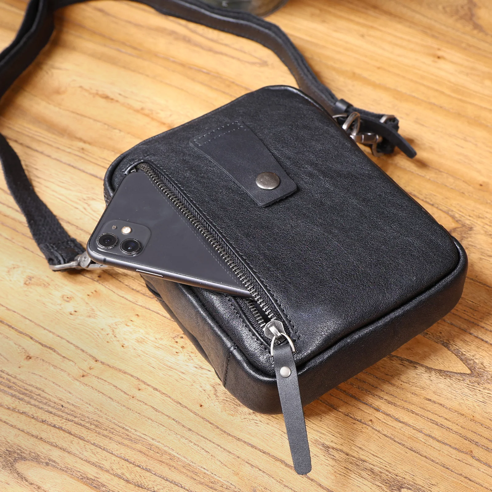 Echte Leder-Umhängetasche für Herren, Crossbody-Taschen, einfache Rindsleder-Gürteltasche, Top-Layer-Leder, modischer Casual-Stil – Detail 13