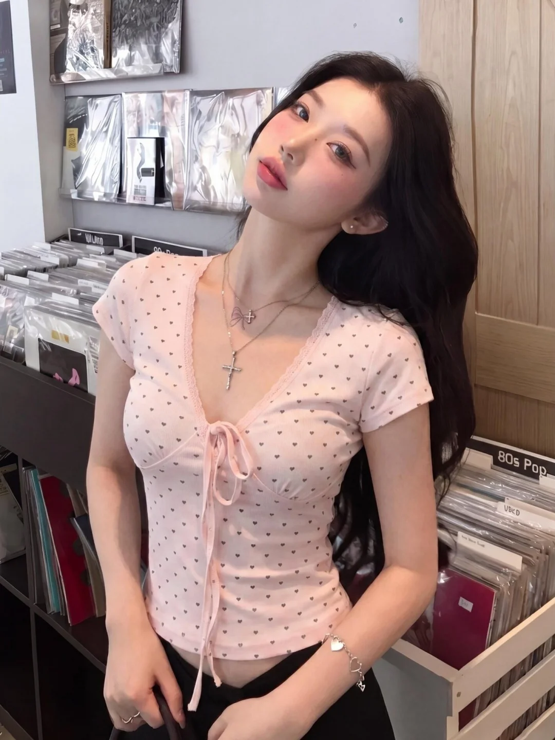 Korean Style Lace V-Neck Tie-Detail Short Sleeve T-Shirt Women's Slim Fit Summer 2026 New Polka Dot Heart Print Trendy Top