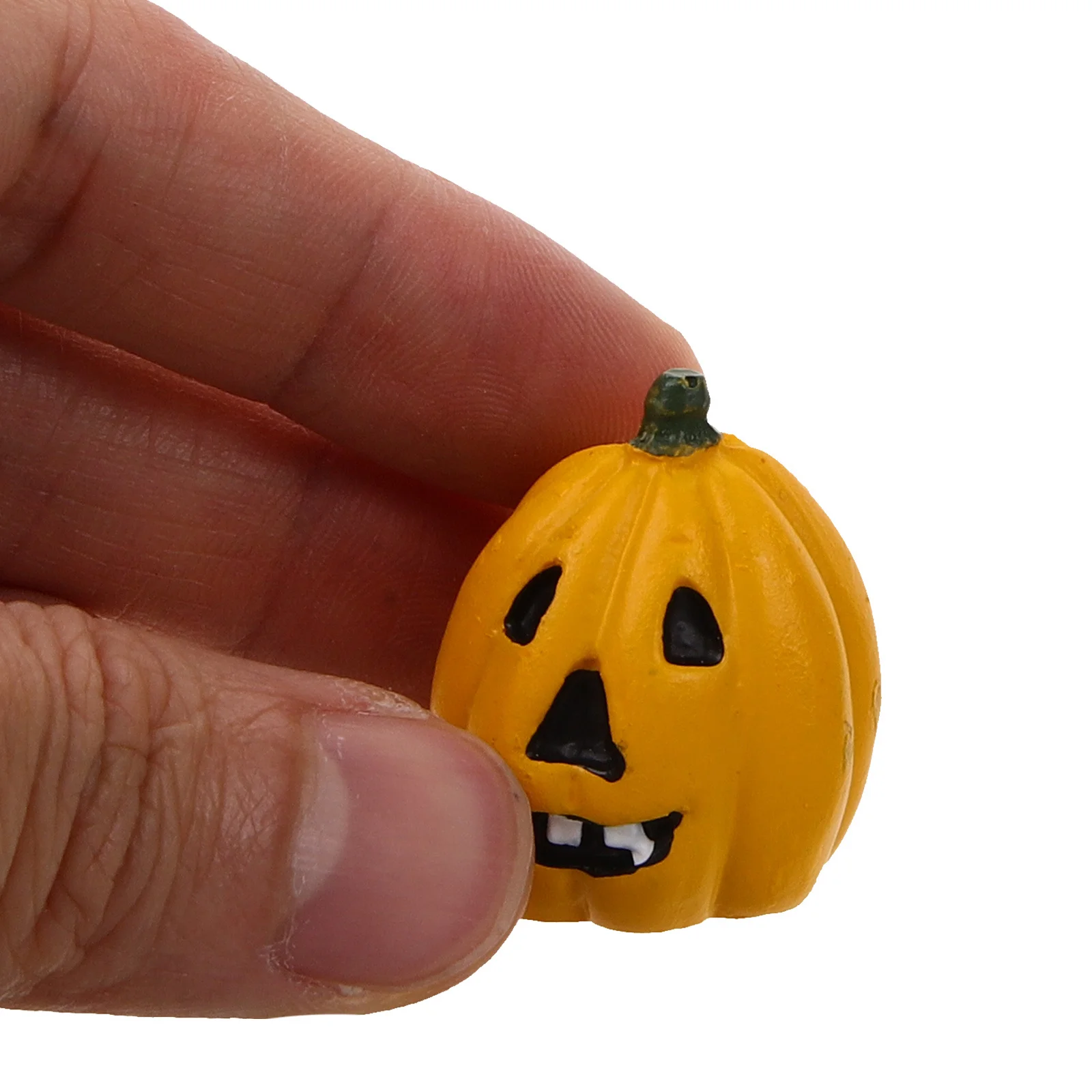 

4Pcs Resin Halloween Adornments Mini Pumpkin Decorations for Home Aquarium Garden Reptile Hideout House Fish Tank Decoration