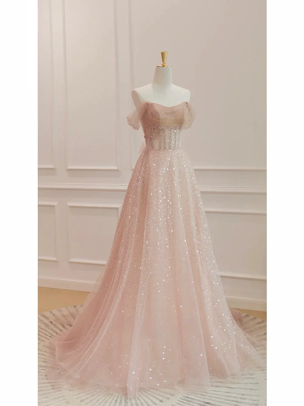 

Pink Strapless Prom Evening Dresses Sweetheart A Line Sleeveless Off the Shoulder Sequined Tulle Formal Wedding Celebrity Gowns