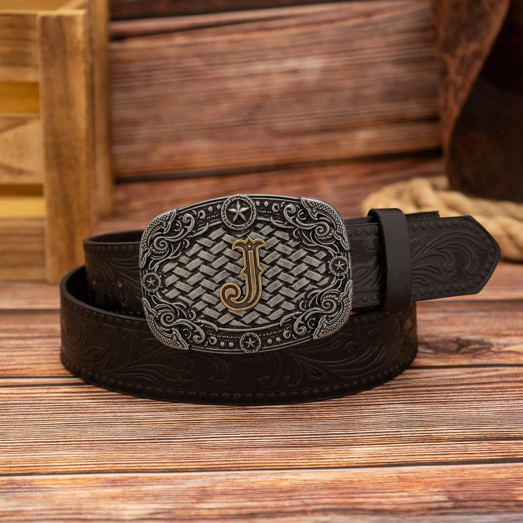 Woven pattern angular letter accessories in zinc alloy buckle, trendy and unique phoenix tail pattern PU embossed leather belt,