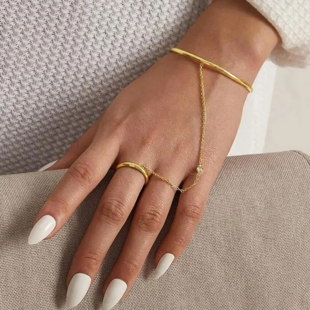 Elegant Round Rhinestone Finger Chain Bangle Slave Accessories Fashion Design Simple Metal Hand Bracelet for Women Adjustable