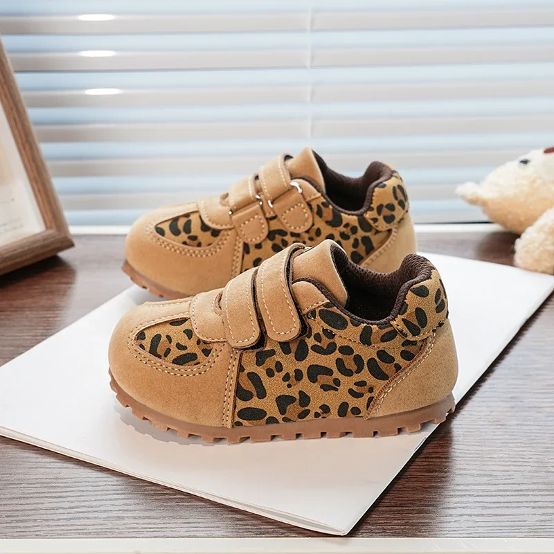

Детская спортивная обувь с двойным крючком и леопардовым принтом, модная повседневная обувь для мальчиков и девочек, удобная осенняя новинка 202, детская модная обувь, мягкая