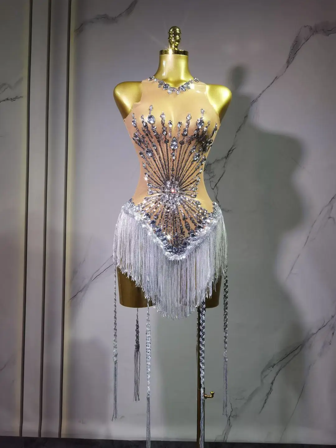 

Сексуальный цельный костюм с бриллиантами и кисточками для певцов и танцоров, блестящая клубная одежда, горячий танцевальный костюм, европейский стиль