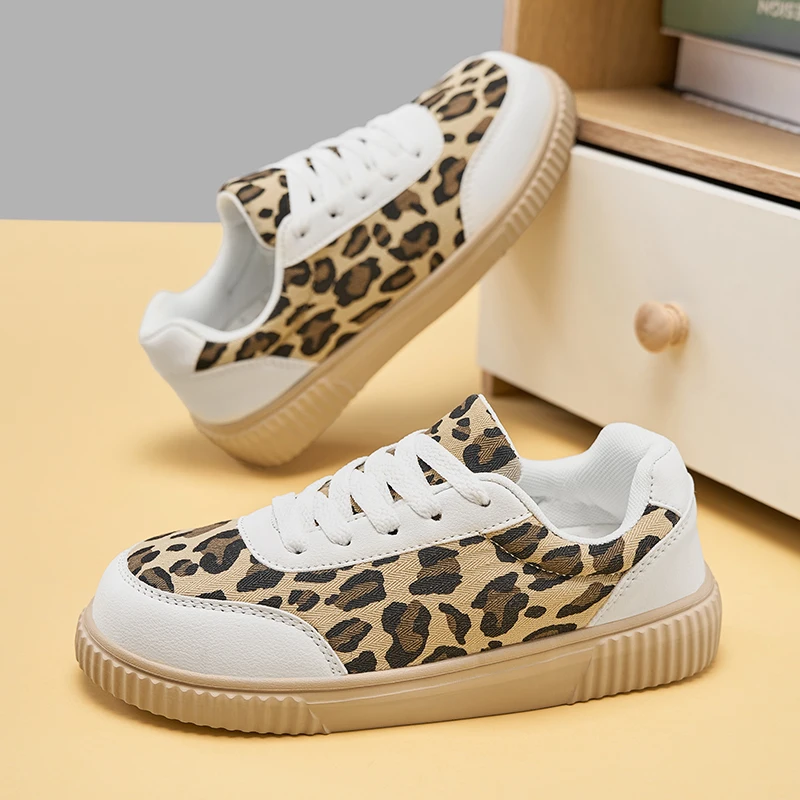 Pattern-Free Solid Skate Shoes Unisex Flat Sneakers Soft Breathable Wear Resistant Non Slip Campus Commute Canvas Shoes