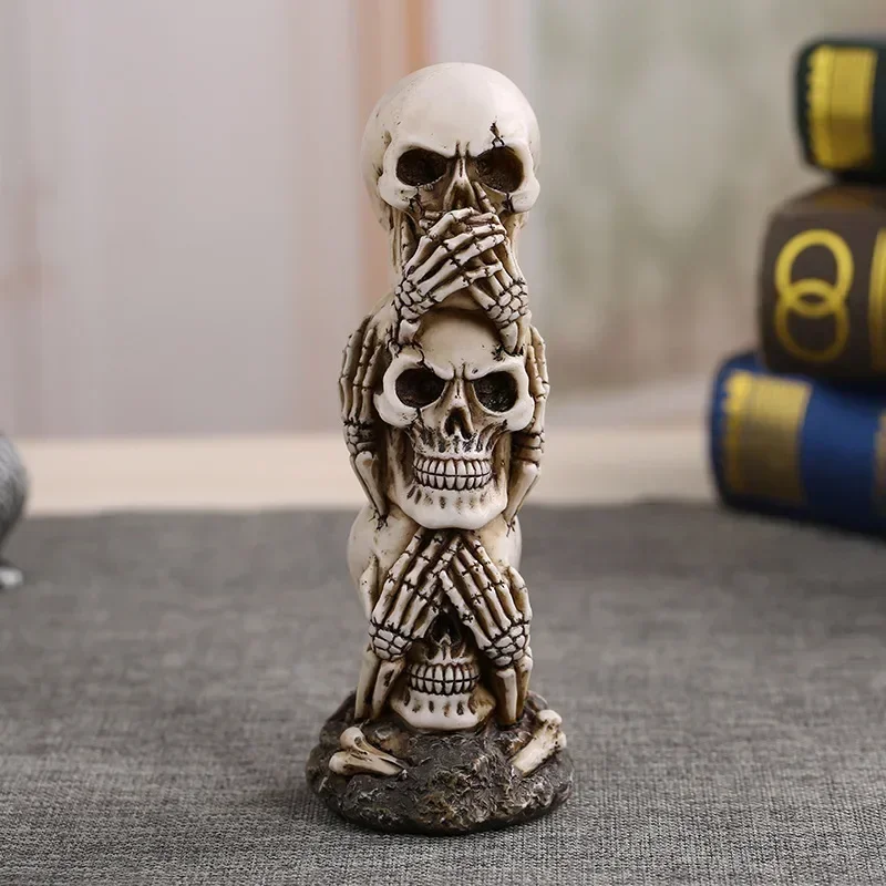 Horror skull Figurine Room decor ancient Roman warrior skull resin statue home decor bar KTV prop Ornaments Halloween decoration