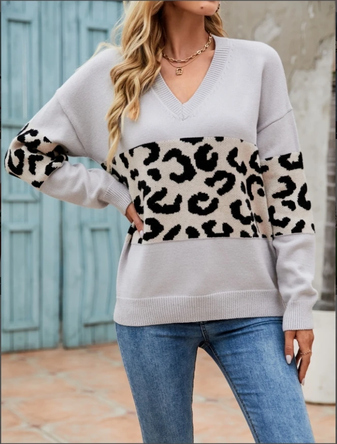 V-neck personalized patchwork knit sweater with leopard print pullover