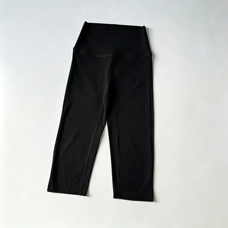 2-teiliges Nude High-Waisted Butt-Lifting Yoga-Set: Fitness-Cropped-Leggings, Sport-BH, stoßfestes Trainings-Oberteil und -Unterteil. – Detail 22