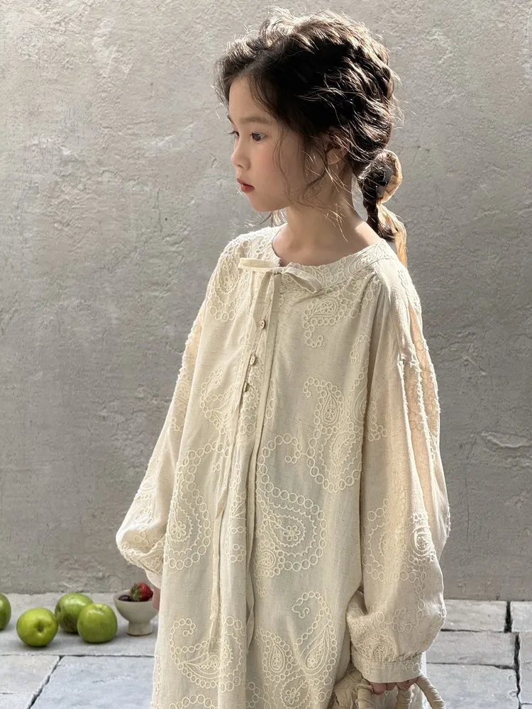 2025 ربيع الخريف جديد الفتيات فستان مطرز الفتيات ثلاثي الأبعاد المطرزة الرجعية فستان بكم طويل