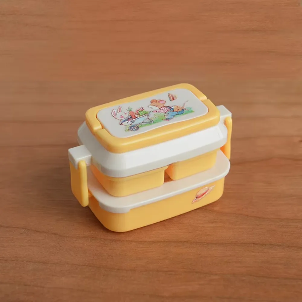 กล่องอาหารกลางวันจำลองขนาด 1/6 สำหรับบ้านตุ๊กตา ชุดครัวจำลอง กล่องปิกนิกจิ๋ว ดีไซน์เหมือนจริง ทำจากพลาสติก อุปกรณ์เสริมกล่องเก็บของขนาดเล็ก