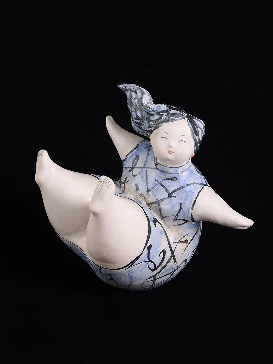 Jingdezhen Porcelain Girl Figurine Vintage Tabletop Decor Creative Ceramic Art for Living Room Home Office Shelf Display view 4