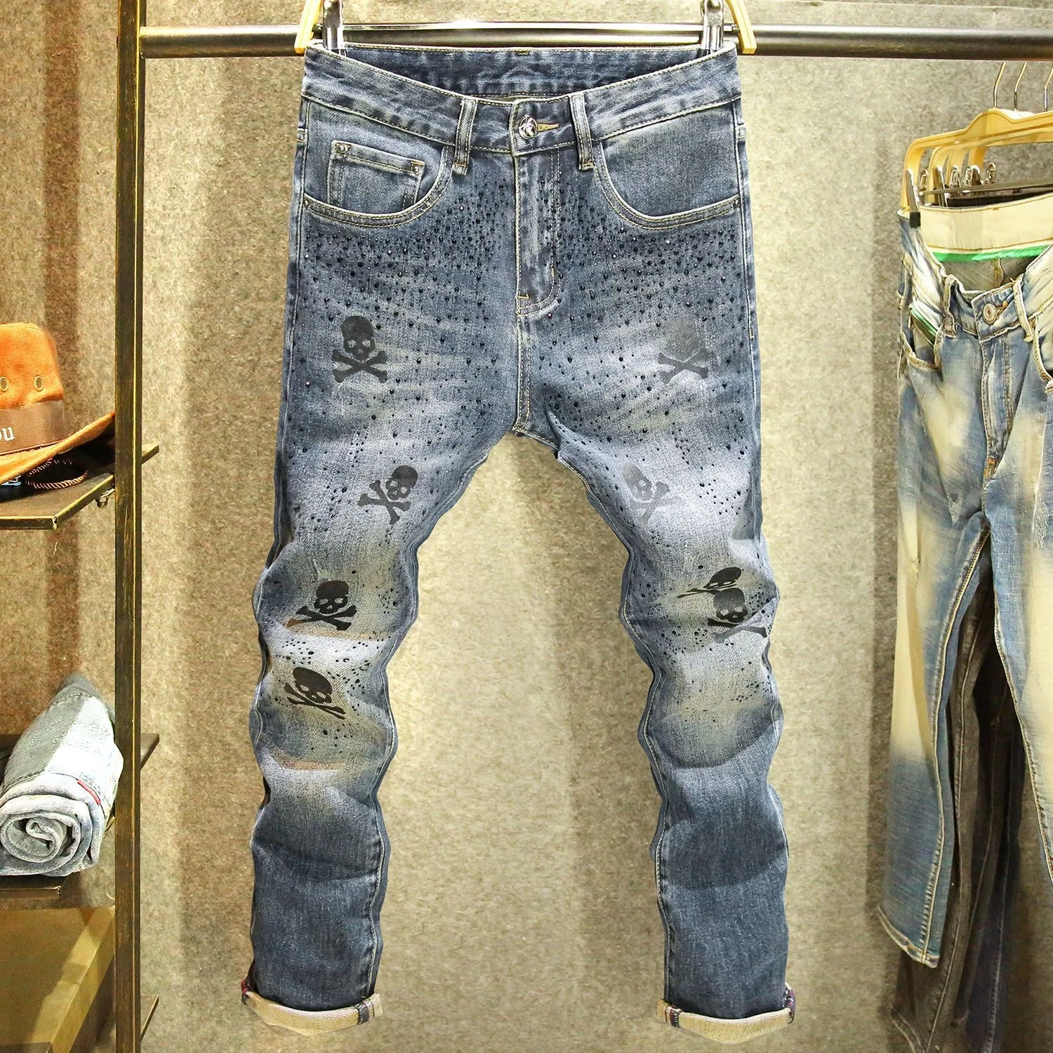 

Весенне-осенние новые модные трендовые прямые эластичные джинсы с принтом в стиле ретро для мужчин, повседневные облегающие спортивные джинсы высокого качества