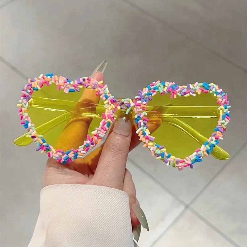 Popular y2k Vintage Love Heart Sunglasses Women For Men Luxury Brand Design Sun Glasses Punk Cake Candy Pink Cute Party Eyewear image 4