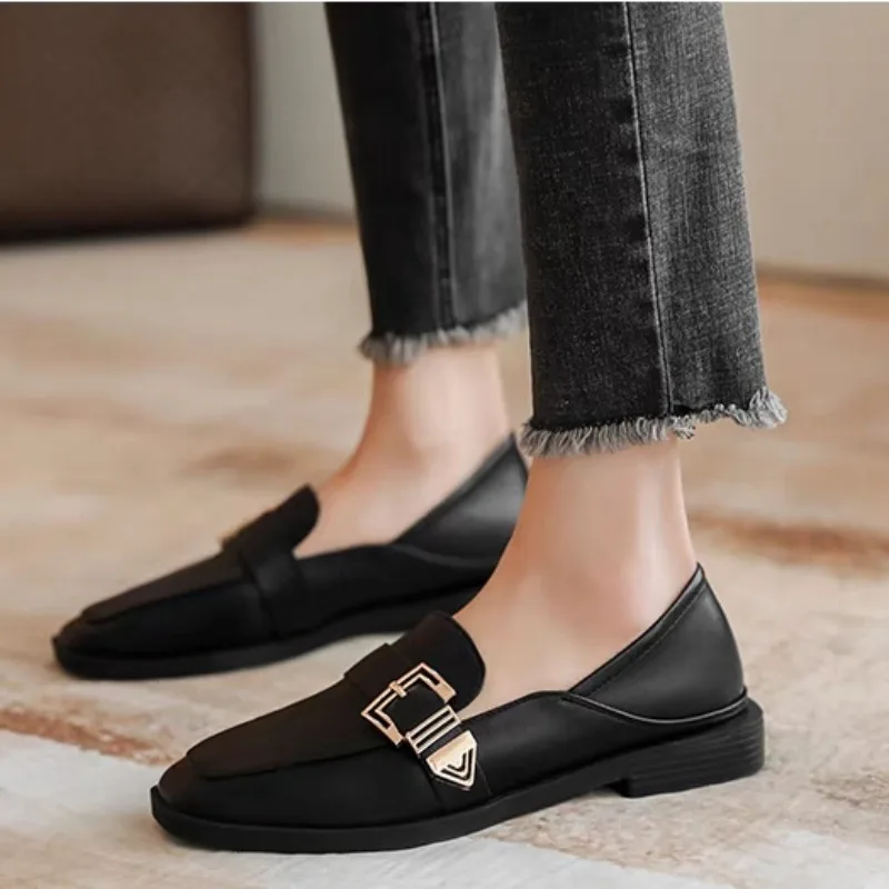 

Женские новые стильные модные лоферы без шнуровки на плоской подошве, весенне-осенняя нишевая кожаная уличная одежда, черная мягкая подошва