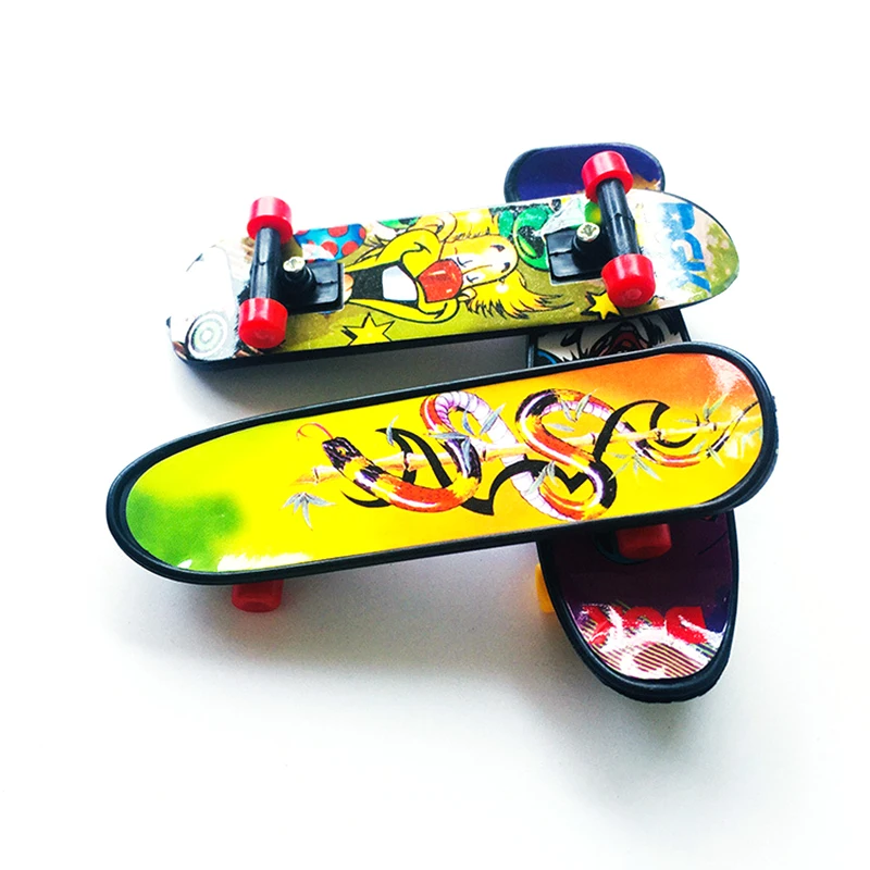 1ชิ้น Fingerboard มินิสร้างสรรค์ปลายนิ้วสเก็ตบอร์ดนิ้วพลาสติกสเก็ตสกู๊ตเตอร์