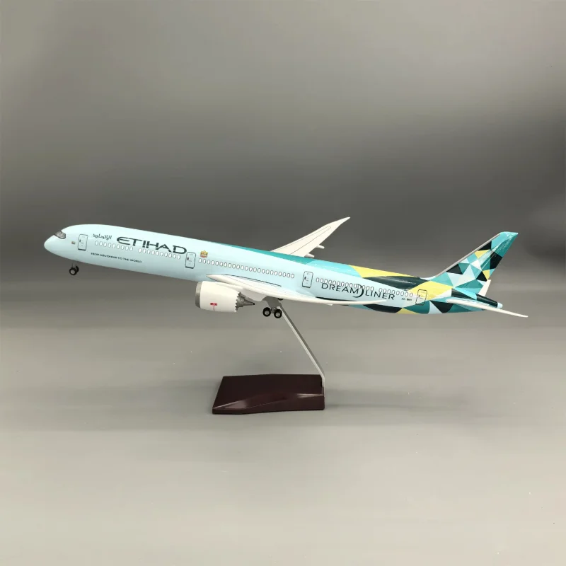 

1/145 Scale Plane Emirates B787 Airways Resin Die-Cast Airplane W Light Airline Decoration Collection Display Souvenir Plane Toy