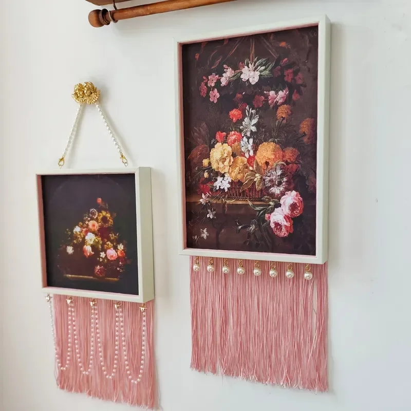 Original Vintage Niche Retro French Medieval Decorative Painting Light Luxury Pearl Chain Hanging Art Flower Wall Decor