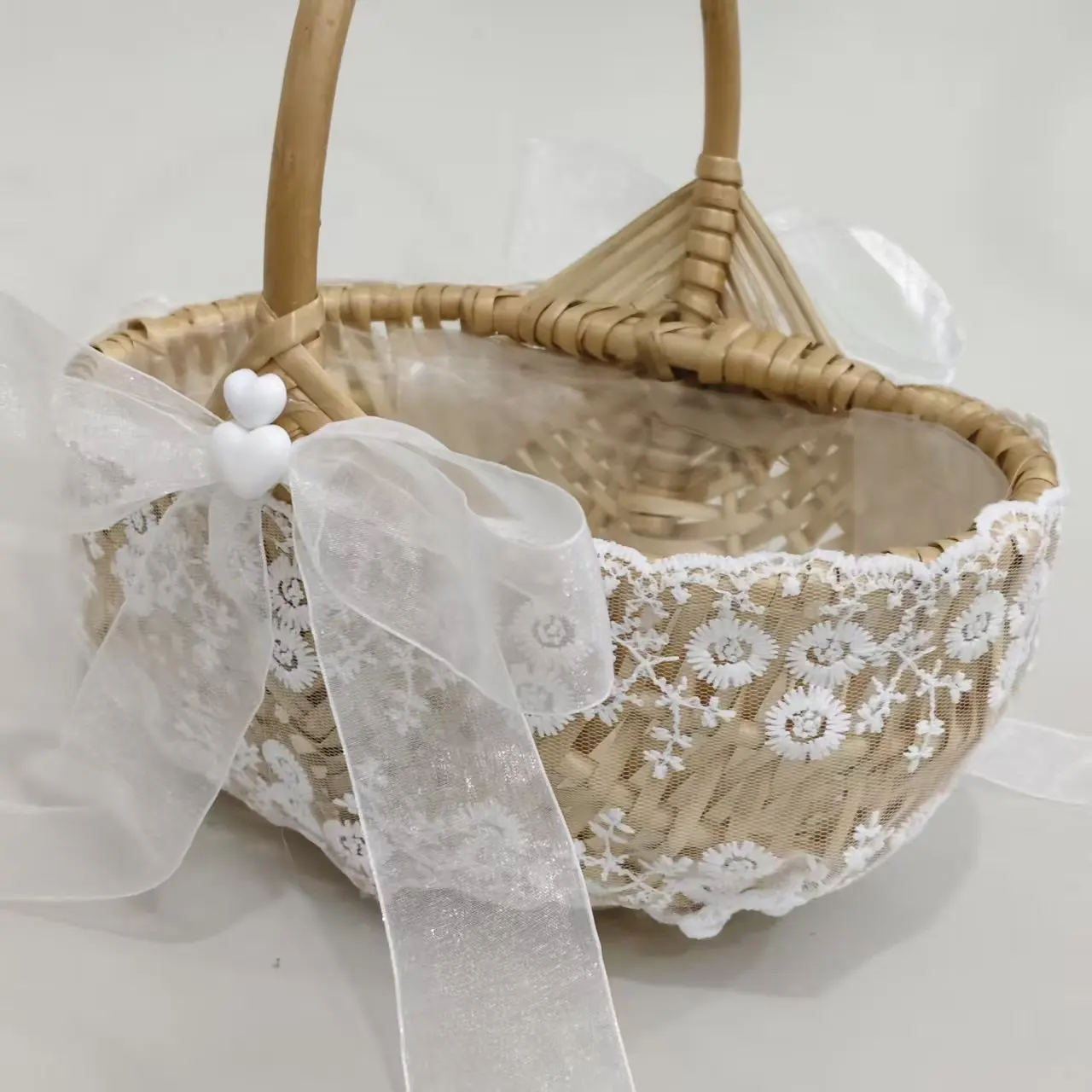 Western-style romantic flower girl bridesmaid wedding gift advanced basket practical birthday gift flower basket image 2
