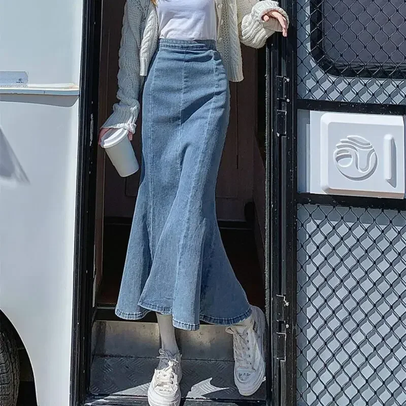 

Повседневная универсальная джинсовая юбка с рюшами для женщин, новая модель 2026 года, весна-осень, с высокой талией, эластичная, фасон «рыбий хвост»