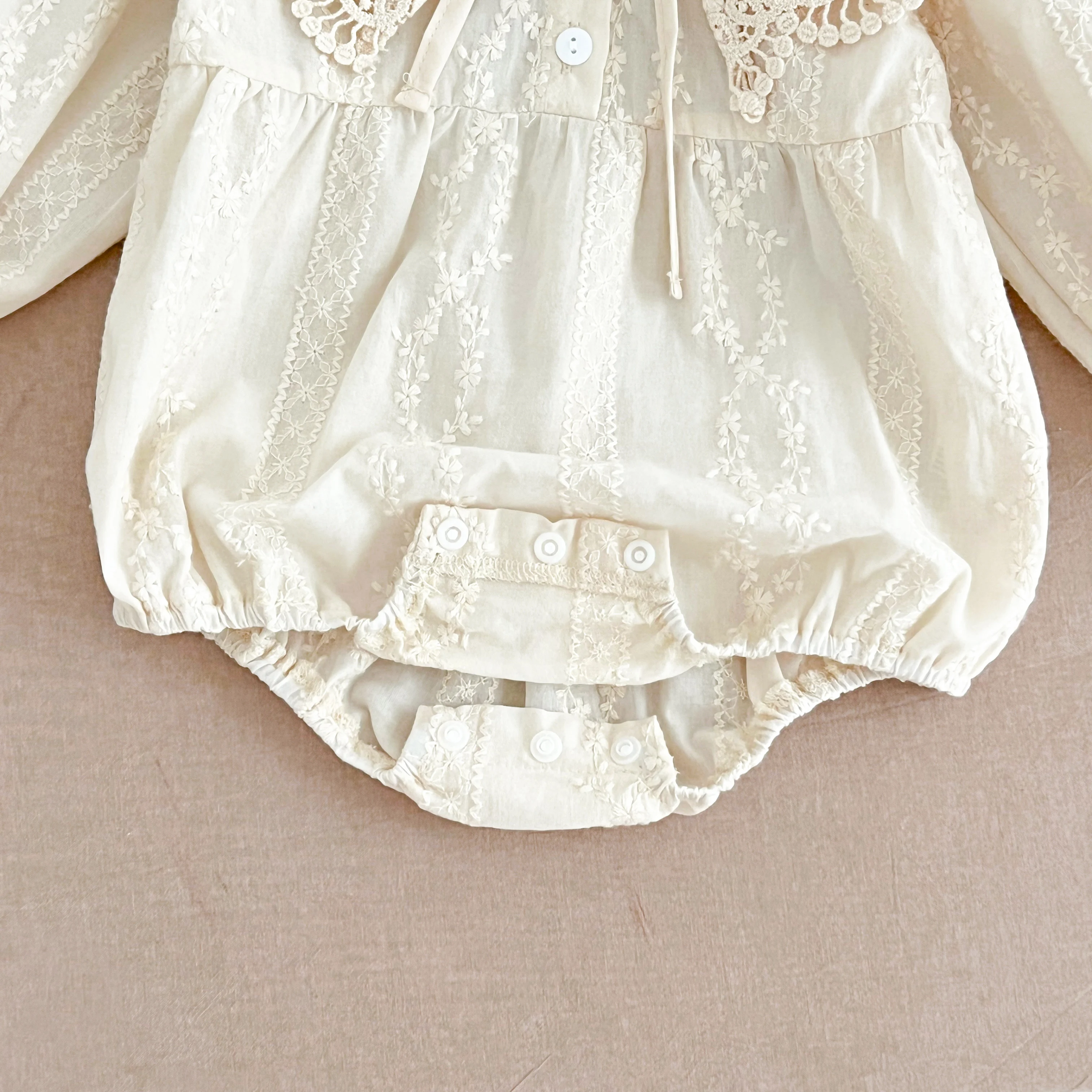 0-2Yrs Neugeborenen Body Frühling Herbst Kleidung Babyspielanzug Revers Kragen Prinzessin Bogen Strampler Lange Ärmel Infant Mädchen Overall – Detail 6