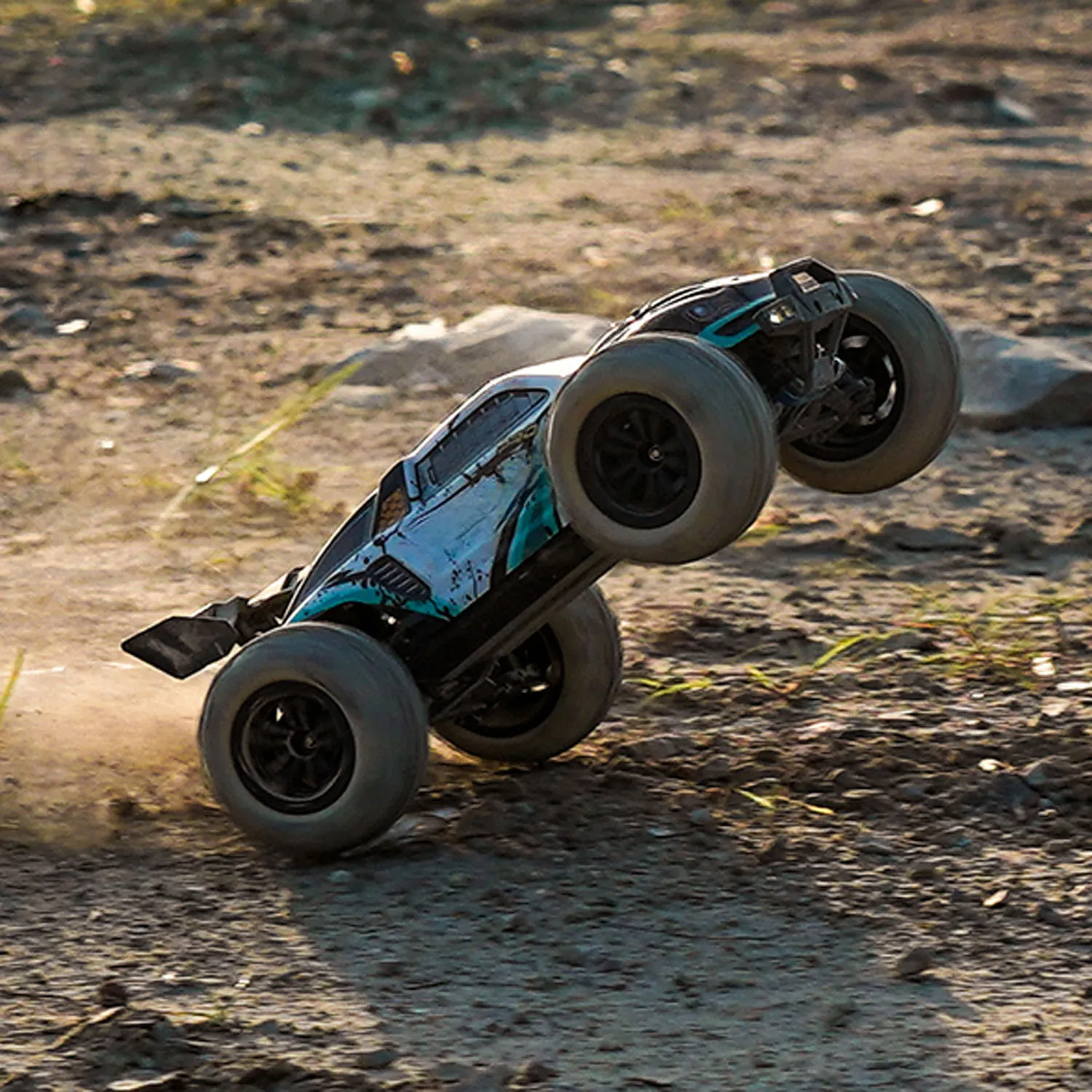 Regalo 2.4GHz RC Fuoristrada Q117 1:16 Telecomando Ad Alta Velocità 4WD Auto 70 km/h RTR Motore Brushless 35A ESC Lampade A LED Hobby