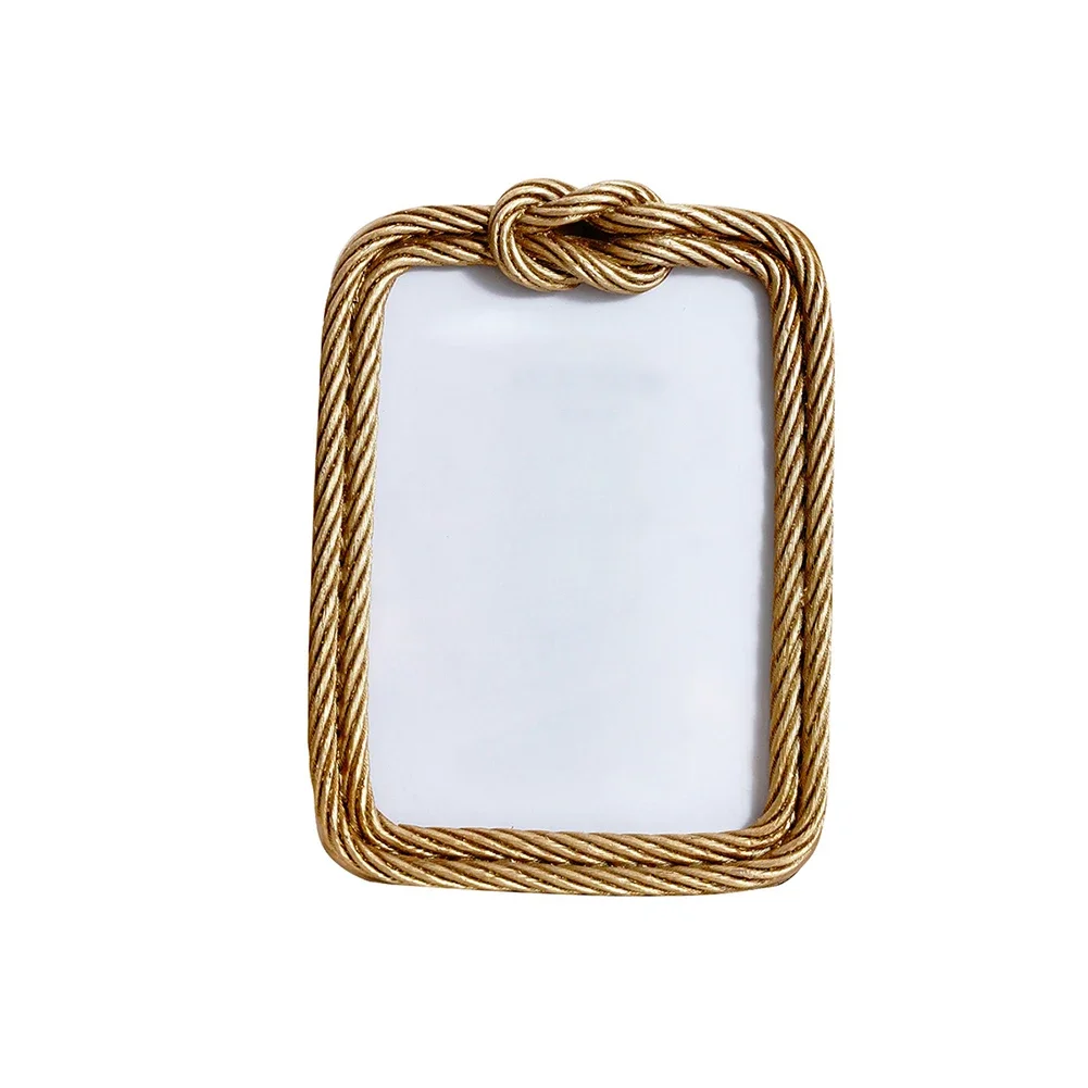 

Creative Golden Wire Frame Creative Design Resin Picture Holder 4x4 Inches Creative Photo Frame Wire Knot Shape Resin Material
