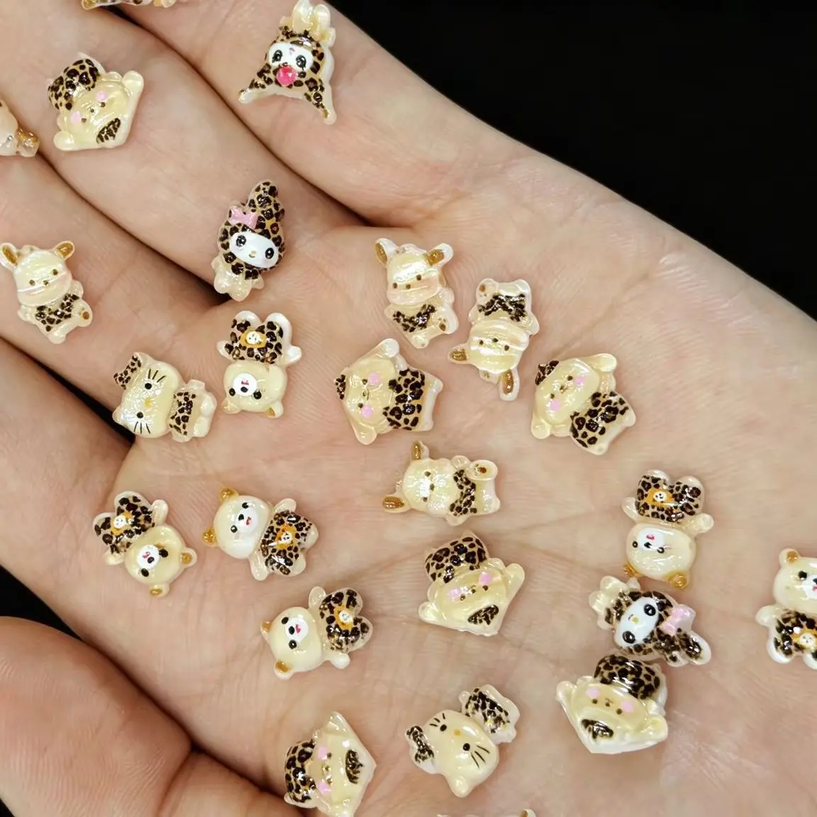 50PCS Leopard Print Sanrio 3D Resin Nail Charms Mixed Hello Kitty Kuromi My Melody Kawaii DIY Manicure Nail Art Decorations