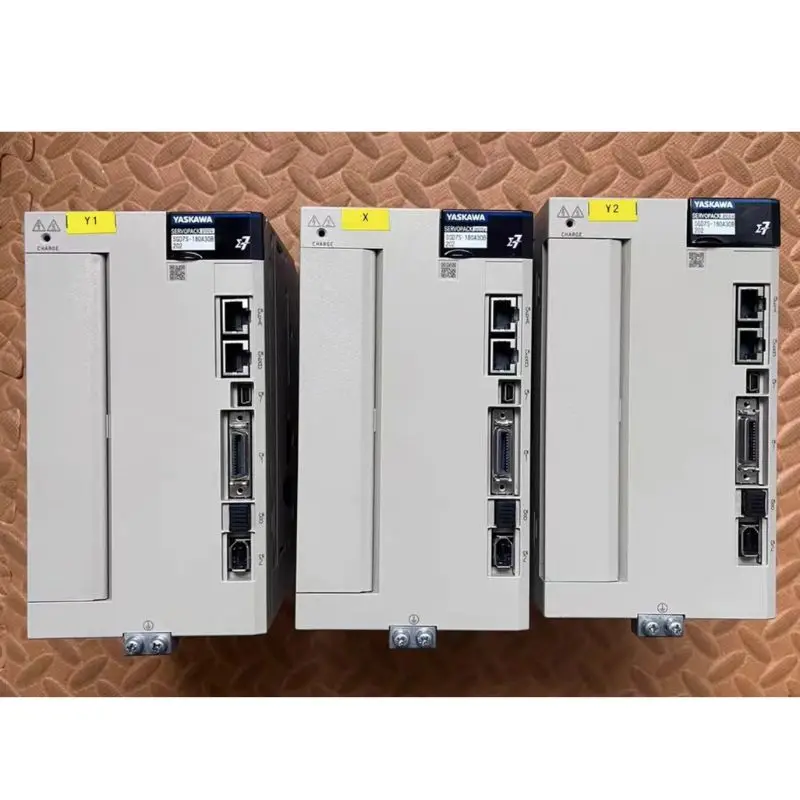 Second hand 2kw bus type M3 driver SGD7S-180A30B202 tested OK and shipped quickly