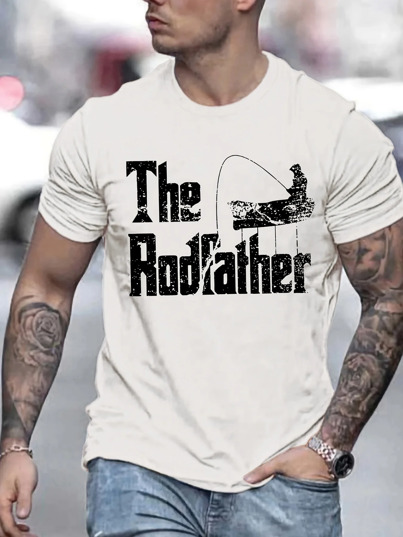 [モダンファッション、ザ・ロッドファーザー] モダンファッションメンズ「ザ・ロッドファーザー」グラフィックTシャツ |   オリーブグリーン、半袖、ラウンドネック