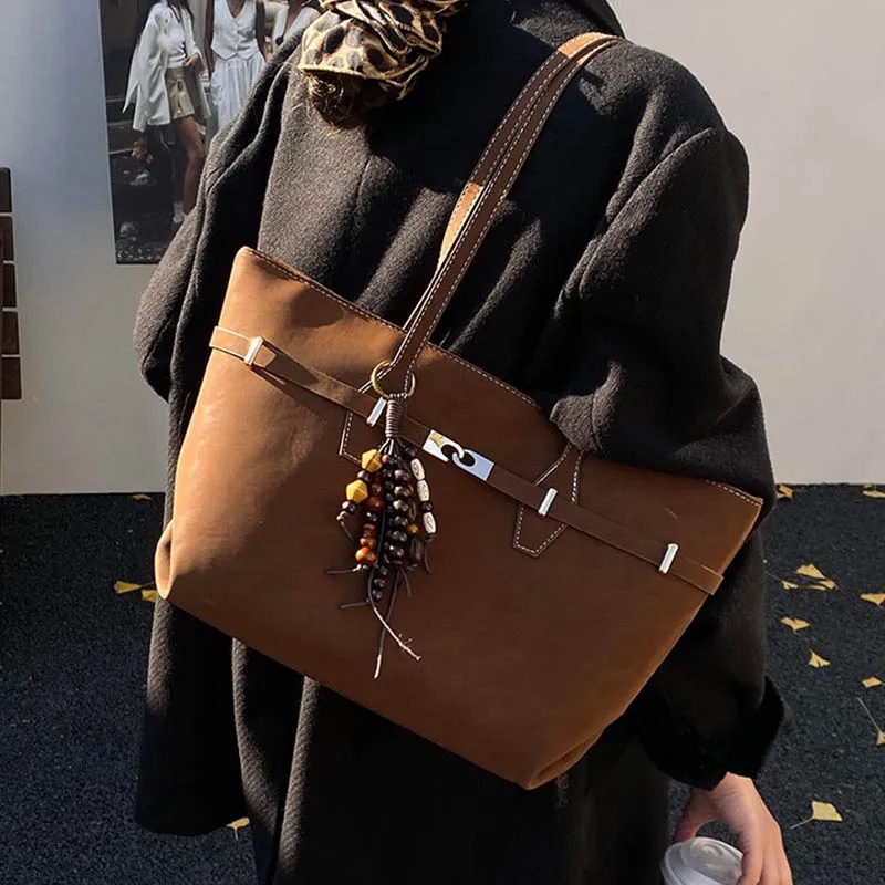 Ladies' Handbag 2026 Vintage Large Capacity Underarm Bag New Minimalist Commuting Bags Tote Bag Shoulder Bags