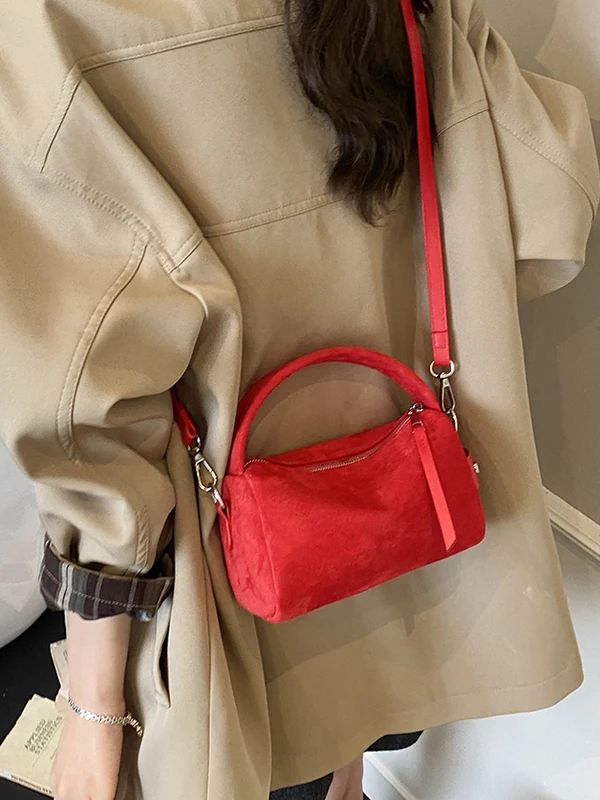 

Модная замшевая сумка через плечо, женская маленькая сумка, новинка 2025, сумка для переноски на одно плечо, наклонная сумка из мягкой искусственной кожи с ручкой