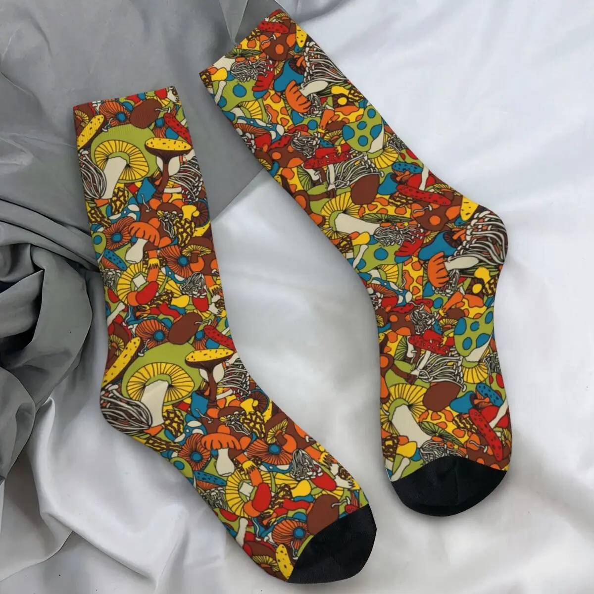 

Mushrooms Graffiti Socks Vintage Trendy Stockings Autumn Anti Skid Unisex Men Socks Soft Breathable Graphic Climbing Socks