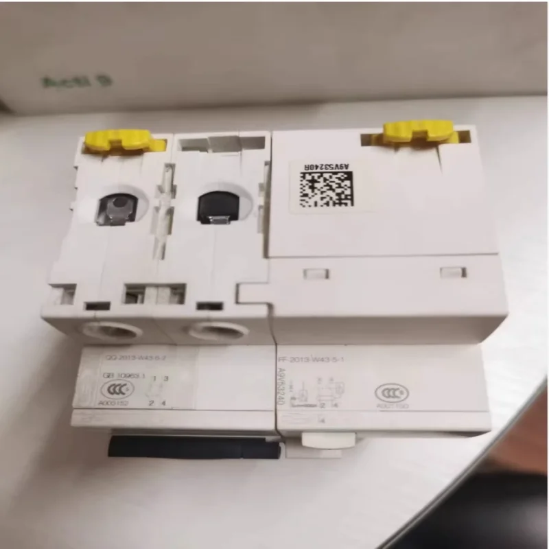 

New Original Isolation Transformer ABL6TS25U ABL6TS63U ABL6TS25B ABL6TS63B ABL6TS40U ABL6TS100U ABT7PDU016G ABL6TS16J