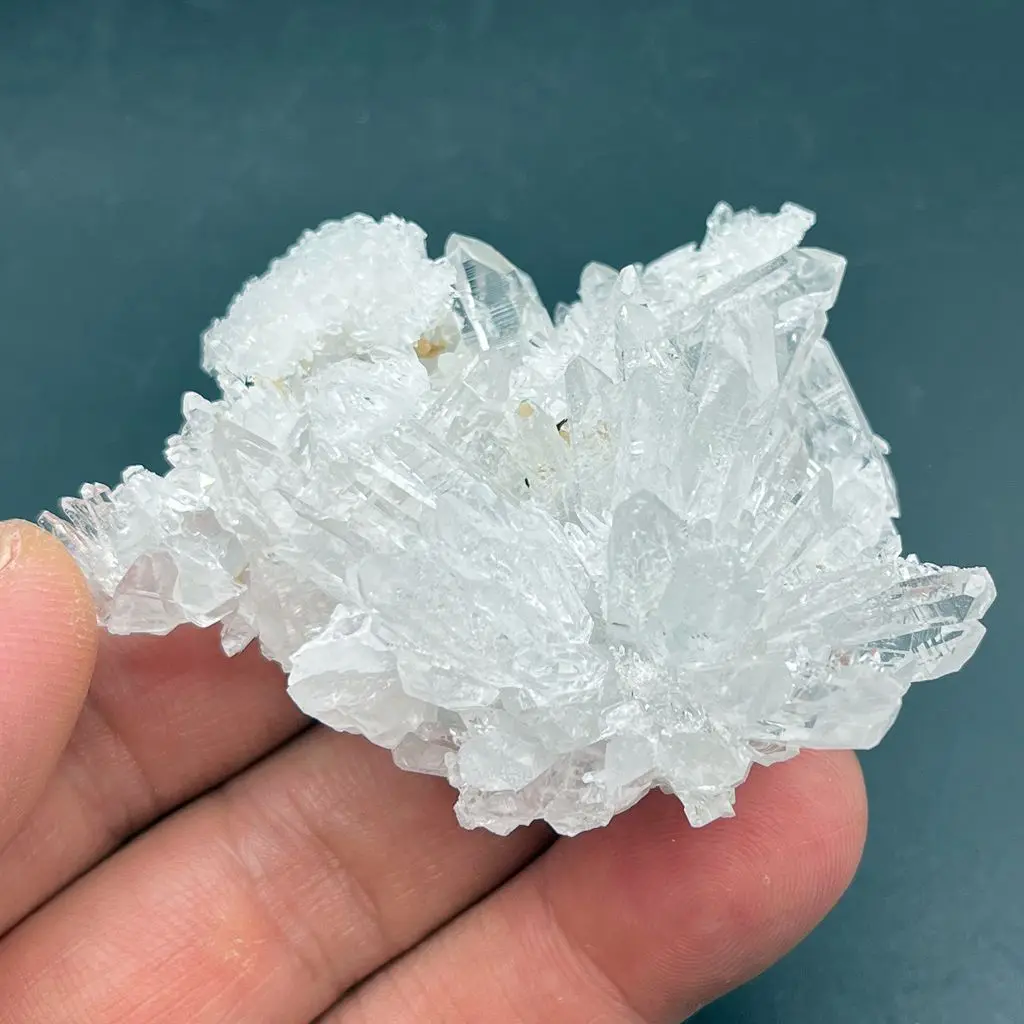 

Natural Limria Water White Crystal Cluster Meditation Energy Healing Stone Home Decoration Mineral Specimen from Colombia