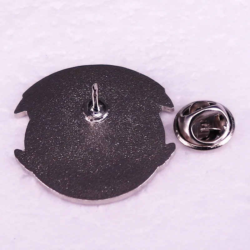 1PC Outer Heaven Broken Skull Wing Enamel Pin, Metal Gear Solid Game Brooch, Military Fandom Jewelry Gift
