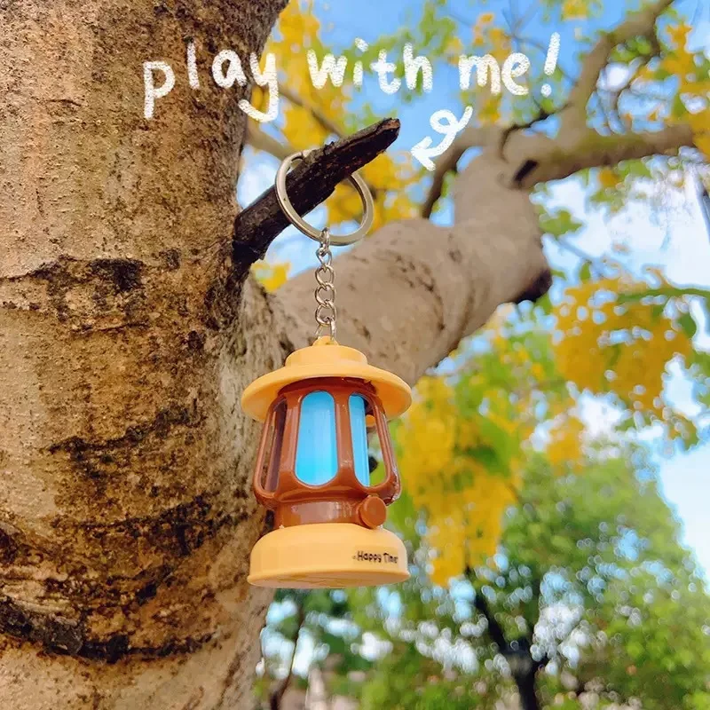 Mini lampada da tavolo retrò a emissione di luce, portachiavi, pendente, luce ambientale colorata, ornamento da tavolo, piccolo regalo di Natale