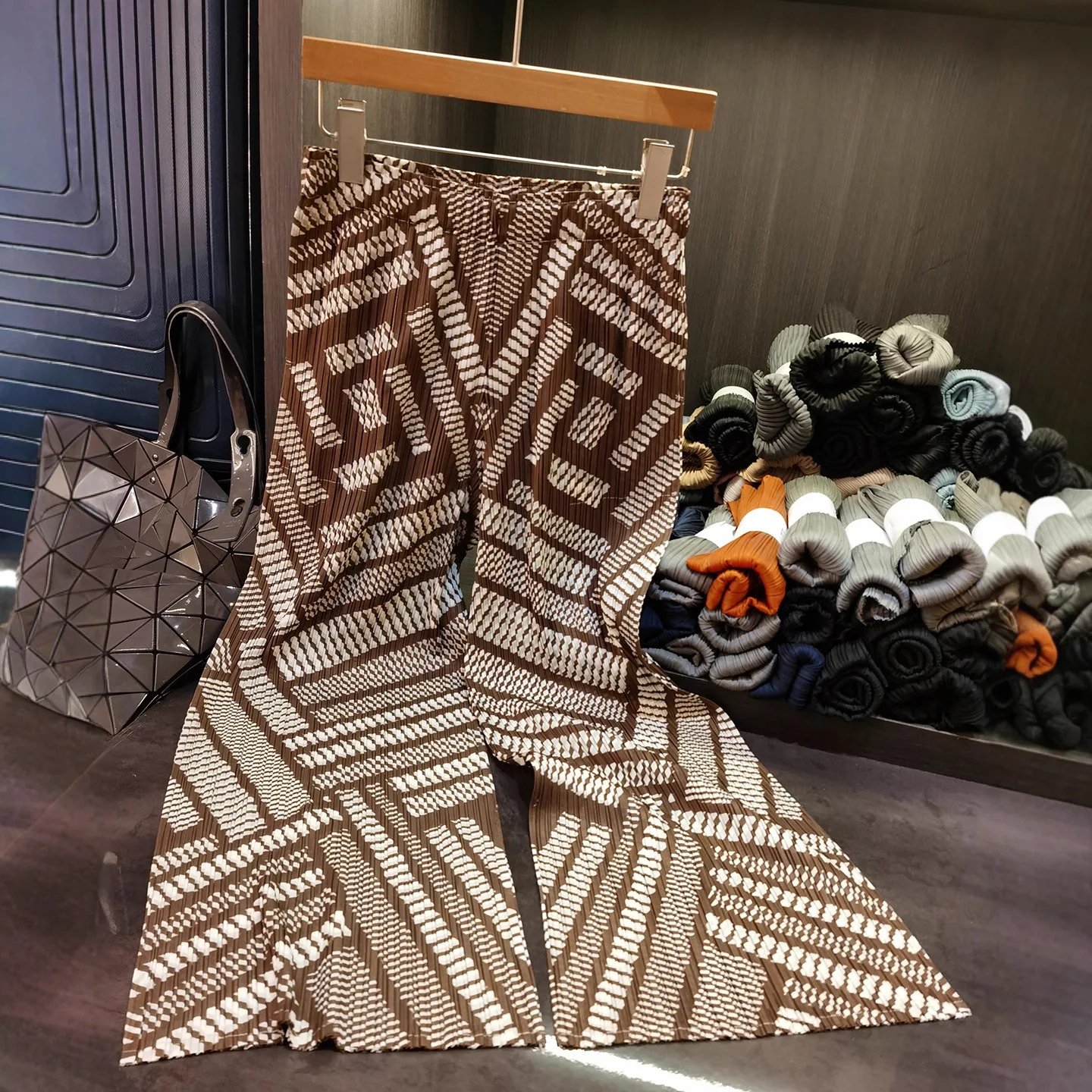 Miyake New Spring and Summer 2025 Niche Irregular Striped Printed Casual Pants Female Loose Hundred Straight Wide-leg Pants