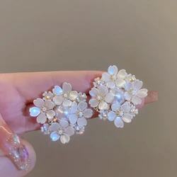 Handmade Pearl Shell Flower Stud Earrings for Women Personality Sweet Temperament New Fashion Earrings Jewelry
