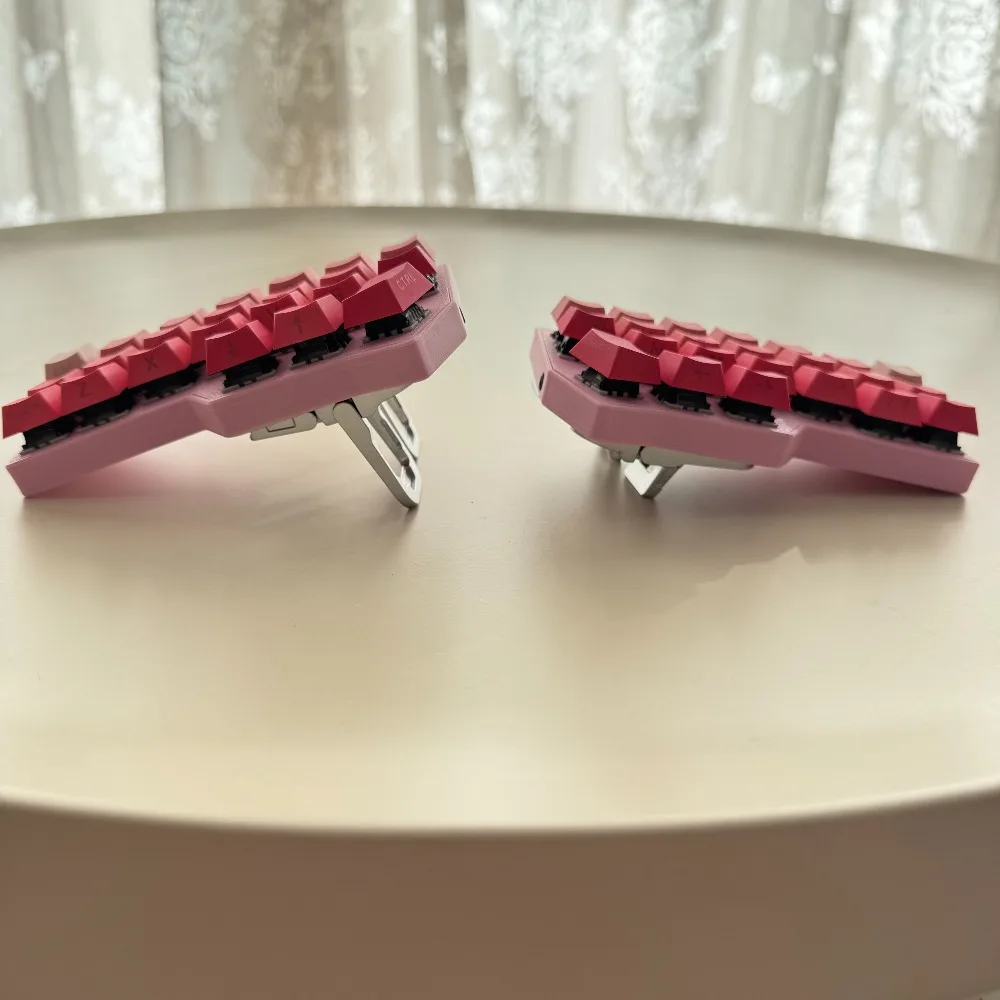 

НОВАЯ раскладывающаяся клавиатура Tenting Corne V4, розовая проводная клавиатура Stansd с горячей заменой, RGB-фАЛ, эргономичный комплект клавиатуры, игровой аксессуар