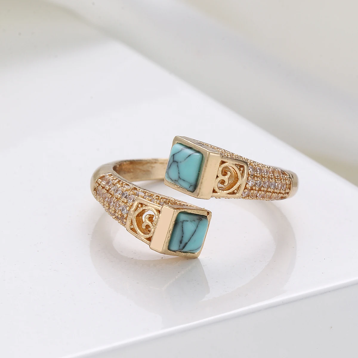 Fashion Classic Blue Turquoise Open Ring for Women  Gold-Plated or Silver-Plated High-End Luxury Rings  Jewelry Accessories