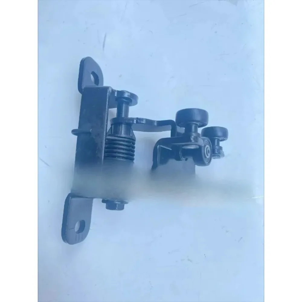 

Genuine Brand New Centre Hinge Centre Door Pulley Way Middle Door Hinge for Maxus EV30