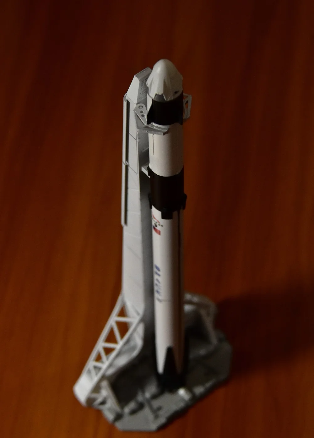 SpaceX Falcon 9 Rocket Manned Dragon Space Ship Tower Launch Model