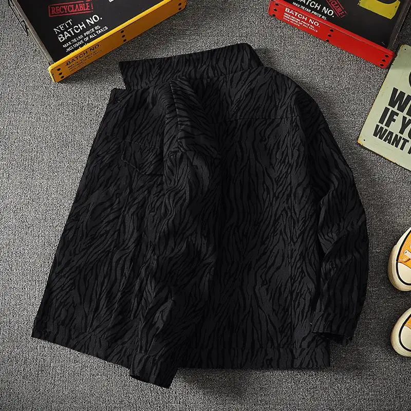 

Повседневная джинсовая куртка с принтом зебры, мужская осенне-весенняя модная свободная куртка из Гонконга Sle Haome для отдыха с леопардовым принтом