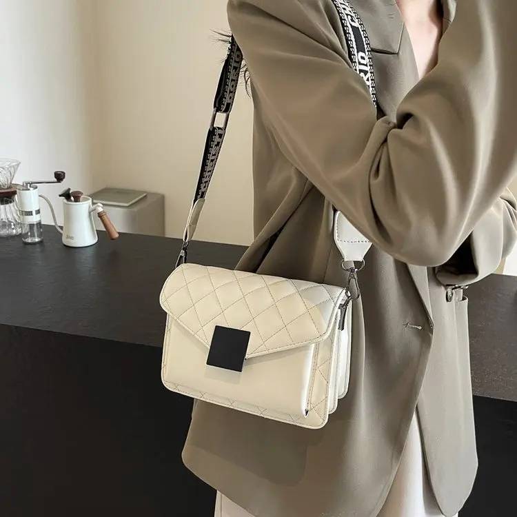 New Fashion Luxury Handbags Women  Bag Wide Shoulder Strap Bag Crossbody Bags Chain Rhombus PU Leather Spring New Special Offer