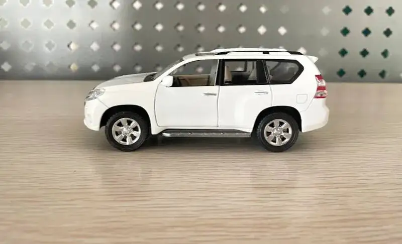 

Масштаб 1/32, специальная цена, литой под давлением металл, японский классический Prado, модель внедорожного автомобиля, коллекция мебели, игрушки