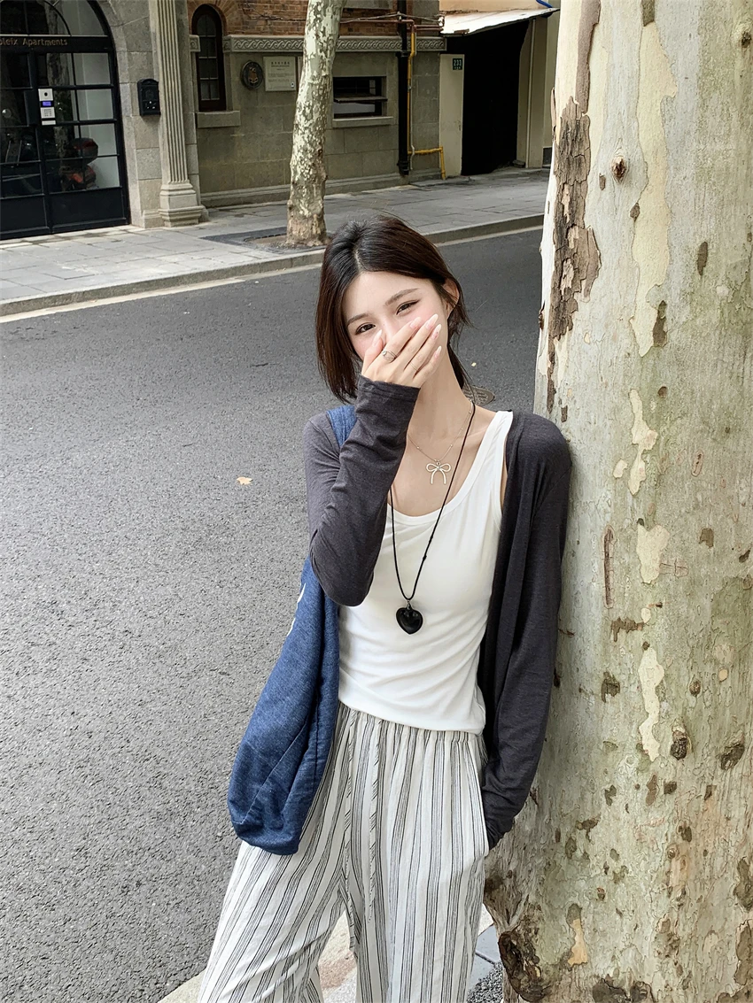 

Повседневный вязаный женский комплект Long Sve, весенний сезон, белый жилет, полосатые широкие брюки, удобная дышащая полиэфирная ткань