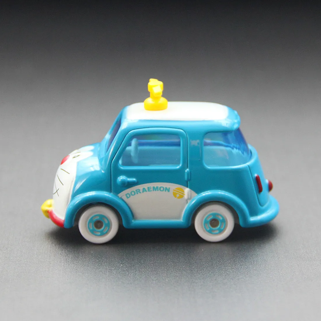 In Stock Original TAKARA TOMY Dream Tomica No.165 Doraemon Diecast Alloy Model Car with Working Suspension Collectible Toys Gift view 3