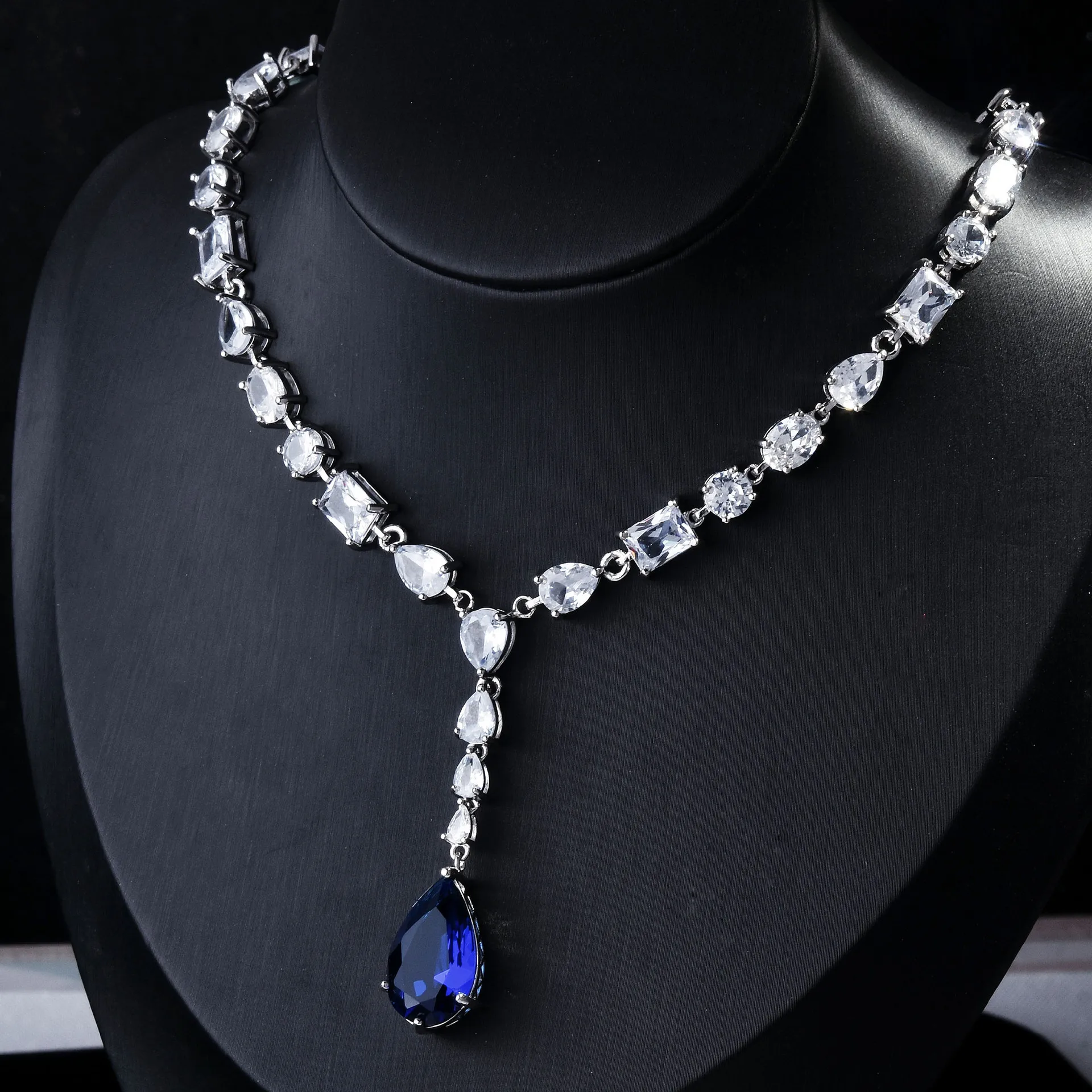 Luxury Water Drop Imitated Sapphire Pendant Necklace For Women Silver Color Necklace with Blue Stone Vintage Quality Jewelry