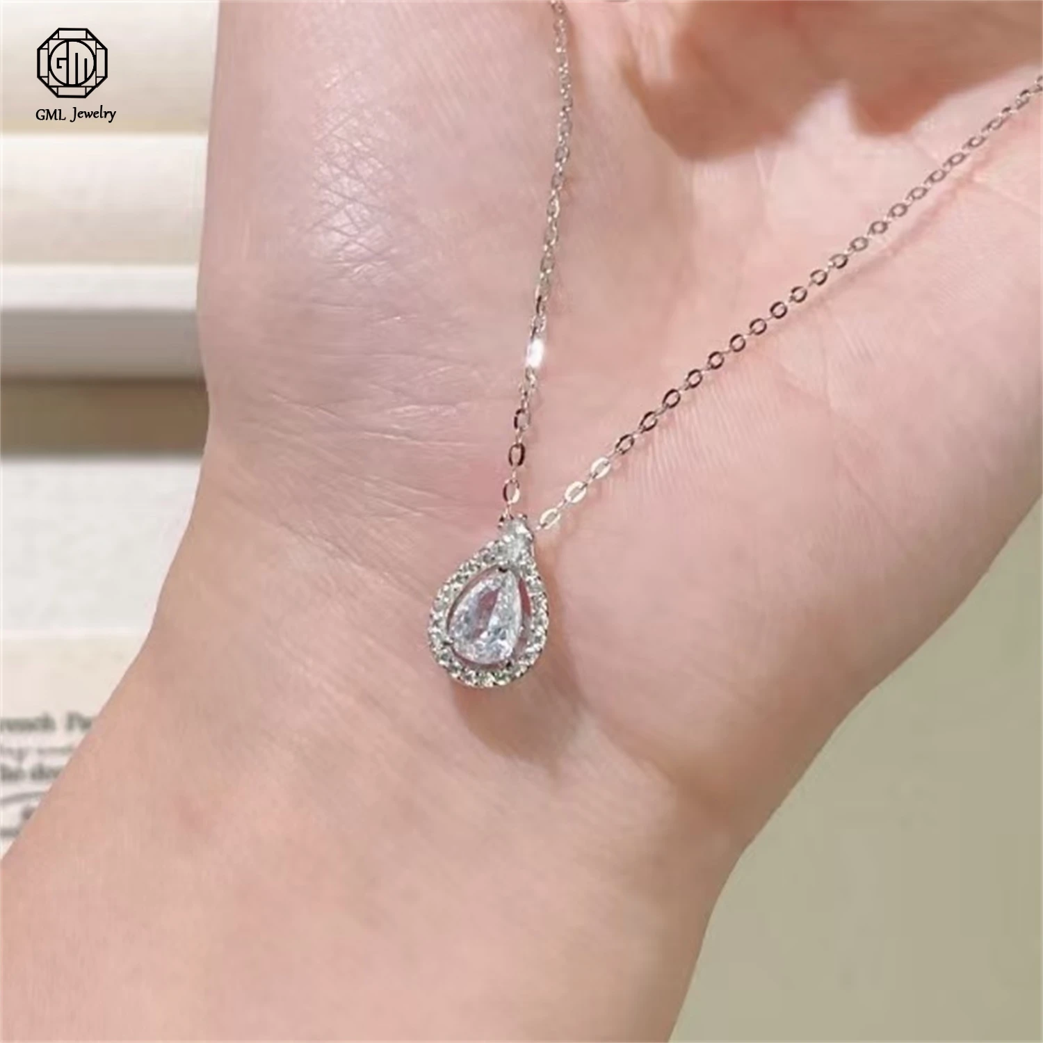 Cubic Zirconia Teardrop Choker Necklace Women Unique Design Fashion Exquisite Necklace Holiday Accessories Banquet Jewelry Gift